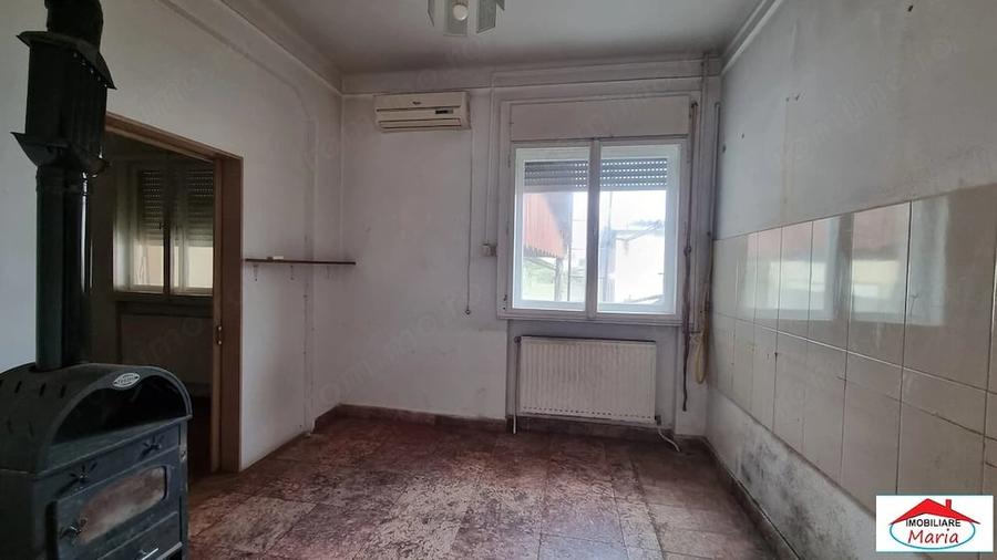 Casă cu 3 camere în Titulescu