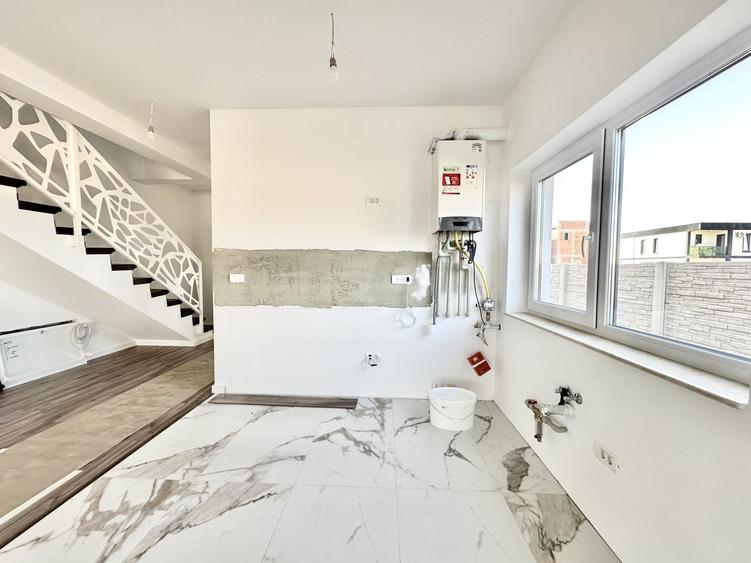 Duplex cu 5 camere cu Canalizare în Moșnița Veche