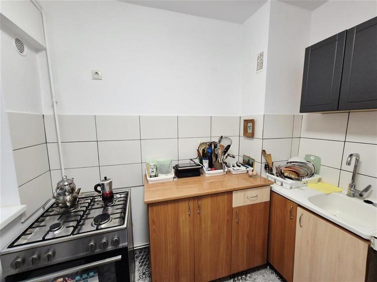 Apartament cu 2 camere semidecomandat în Dacia