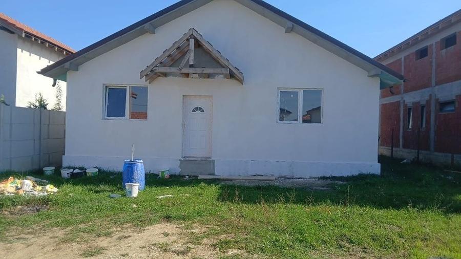 Casă cu 3 camere în Central