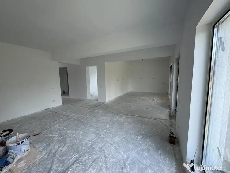 Casă cu 7 camere în Crevedia