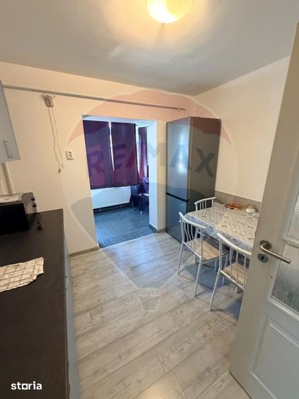 Apartament cu 2 camere decomandat în 1 Mai