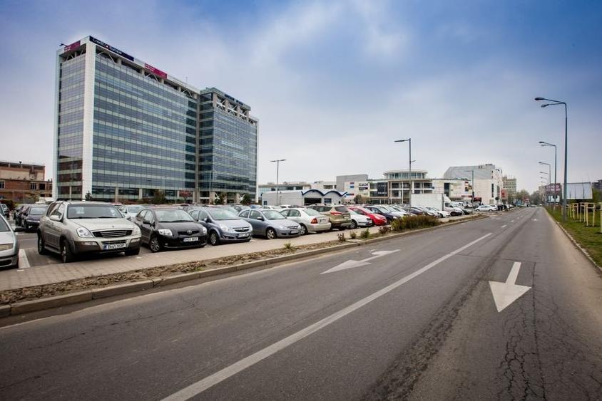 Birou, de 25,500 mp, în Militari