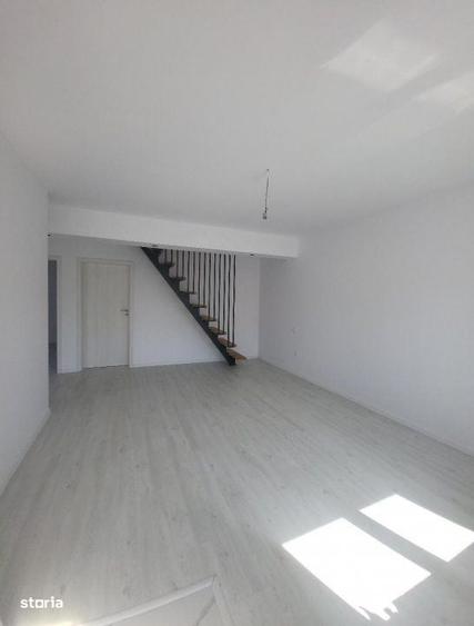 Casă cu 4 camere în Vârteju