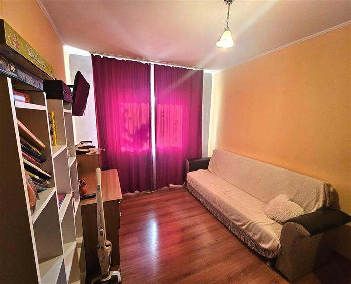 Apartament cu 3 camere decomandat, mobilat în Tomești