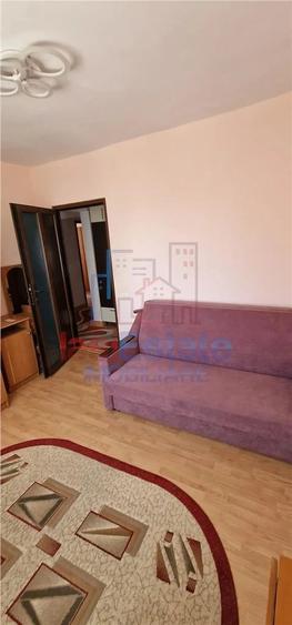 Apartament cu 3 camere decomandat în Filiași