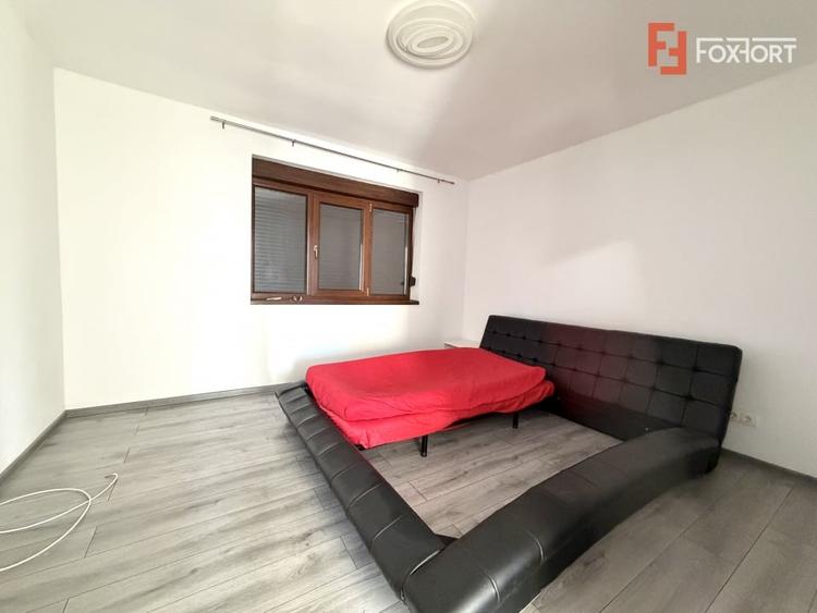 Casă individuală cu 5 camere cu Garaj în Sânandrei