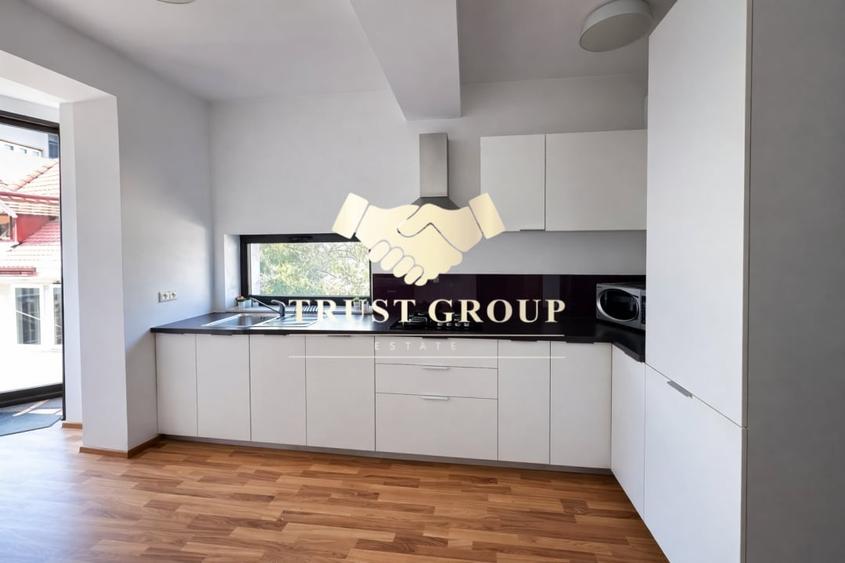 Apartament cu 3 camere semidecomandat în Dorobanți