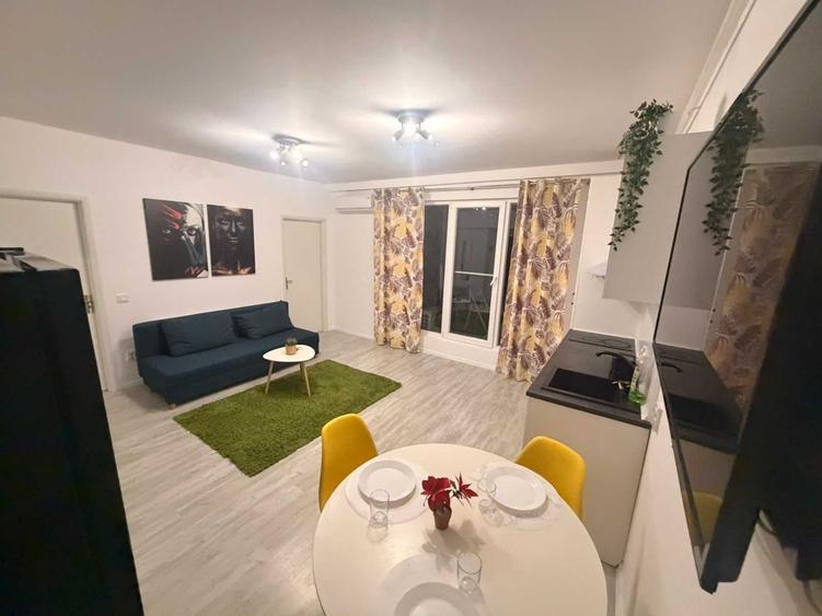 Apartament cu 2 camere decomandat în Central
