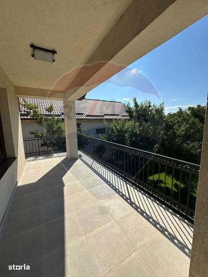 Casă cu 4 camere cu Teren 800 Mp în Central