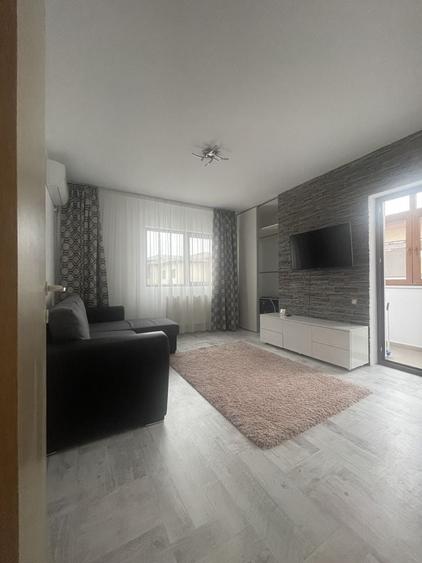 Apartament cu 2 camere decomandat în Exterior Vest
