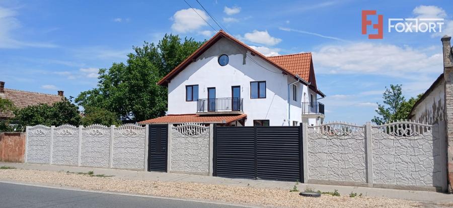 Casă individuală cu 6 camere cu Canalizare în Comloșu Mare