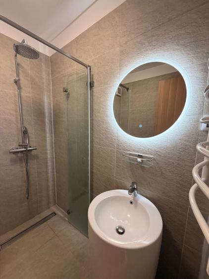 Apartament cu 3 camere decomandat în P-ta Presei Libere