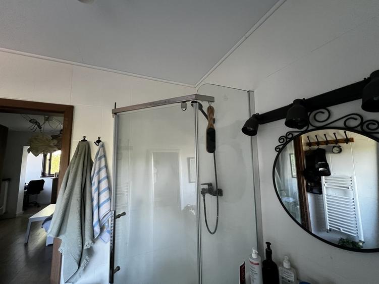 Casă cu 6 camere cu Teren 700 Mp în Corbeanca