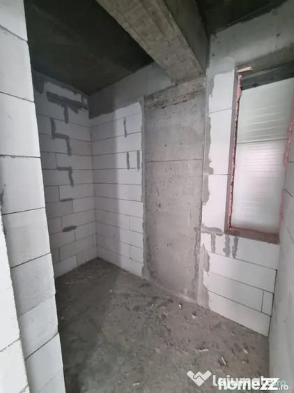 Apartament cu 3 camere decomandat în Faleza Nord