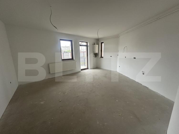 Apartament cu 3 camere semidecomandat în Aurel Vlaicu