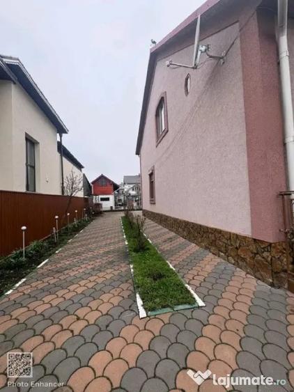Casă cu 8 camere cu Teren 700 Mp în Rădăuți