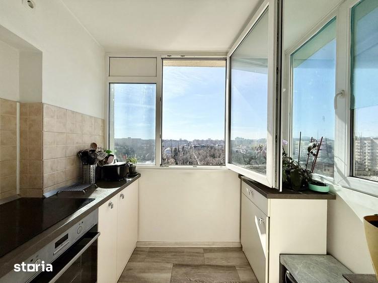 Apartament cu 3 camere decomandat, mobilat în Tei