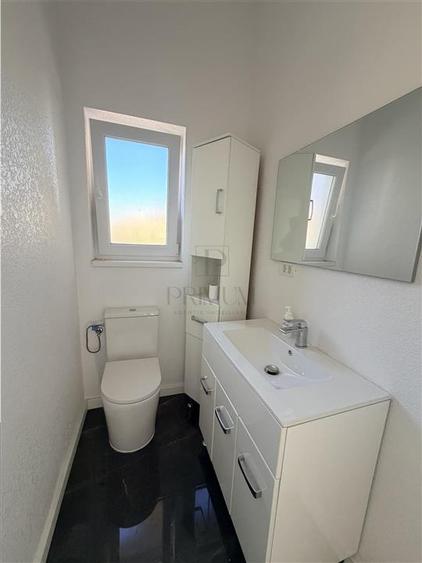 Duplex cu 3 camere cu Canalizare în Albina