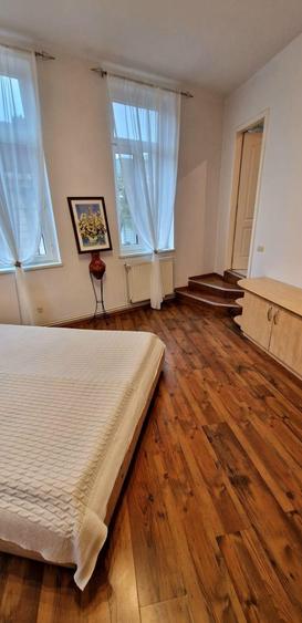 Apartament cu 3 camere decomandat, mobilat în Armeneasca