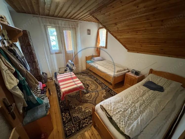 Casă cu Teren 500 Mp în Colibița