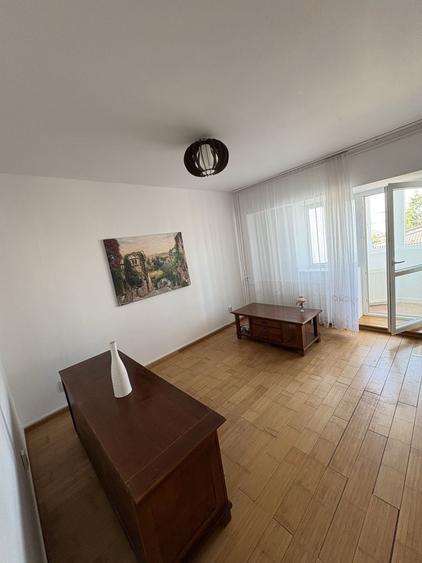 Apartament cu 3 camere în Dorobanți