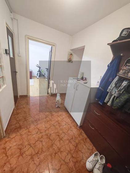 Apartament cu 4 camere decomandat, mobilat în Ozana