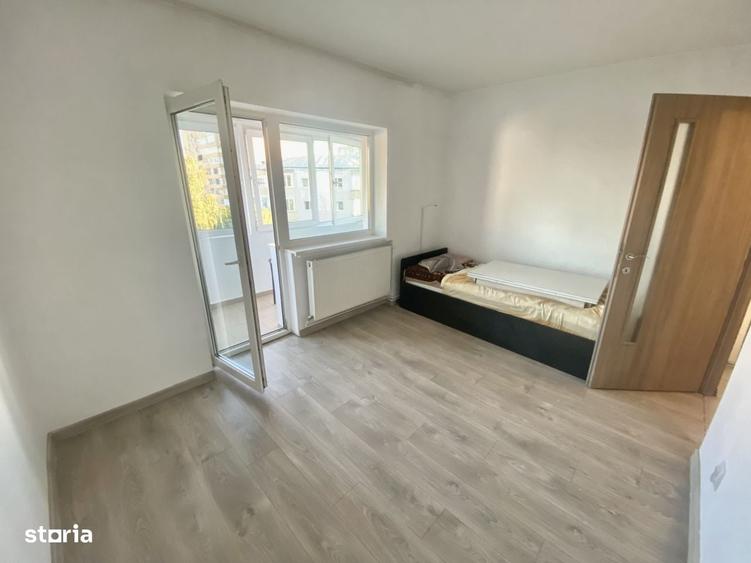 Apartament cu 3 camere decomandat în Ciupercenii Noi