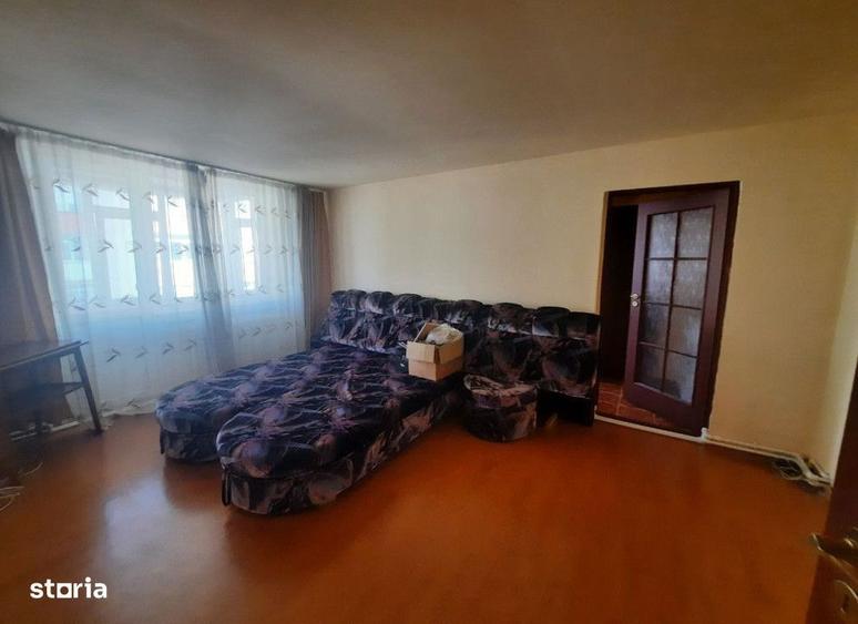Apartament cu 3 camere în Calea Romanului