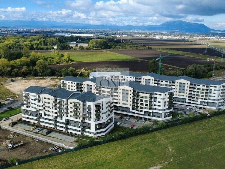 Apartament cu 3 camere decomandat în Tractorul