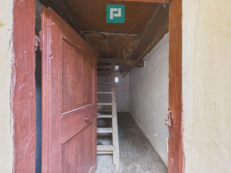 Casă individuală cu 4 camere cu Canalizare în Central