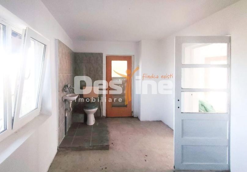 Casă individuală cu 5 camere cu Canalizare în Central