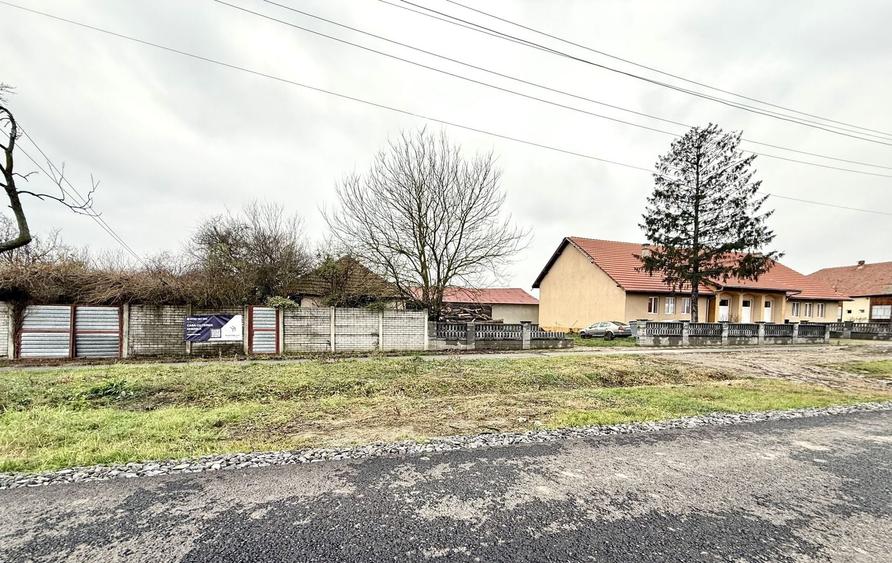 Teren Construcții intravilan de 1463 mp, în Ghizela