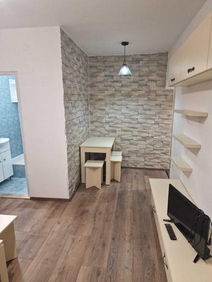 Garsonieră decomandată în Iosia