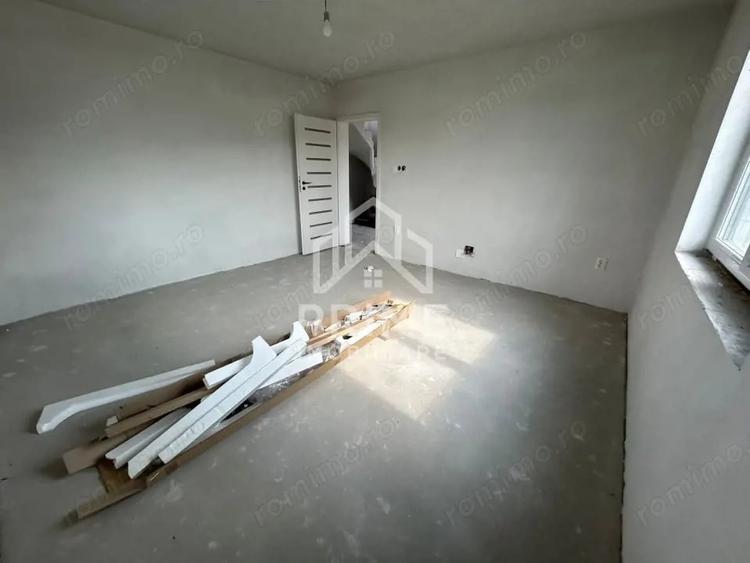 Casă cu 2 camere cu Teren 820 Mp în Totoi