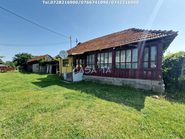Casă individuală cu 3 camere cu Teren 4721 Mp în Dănești