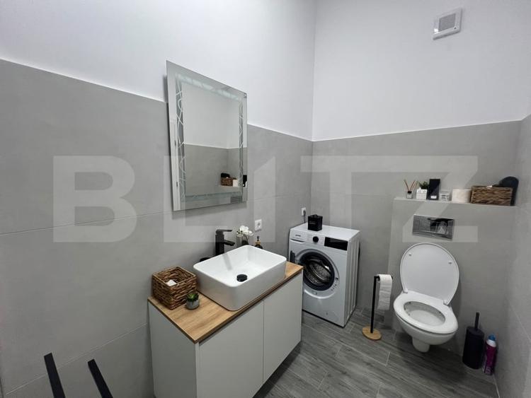 Apartament cu 2 camere semidecomandat, mobilat în Florești