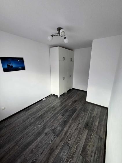 Apartament cu 3 camere decomandat în 13 Decembrie