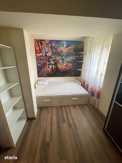 Apartament cu 3 camere decomandat în Vitan
