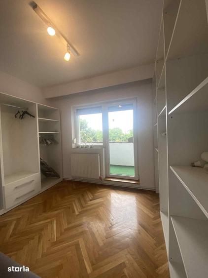 Apartament cu 4 camere decomandat în Soarelui