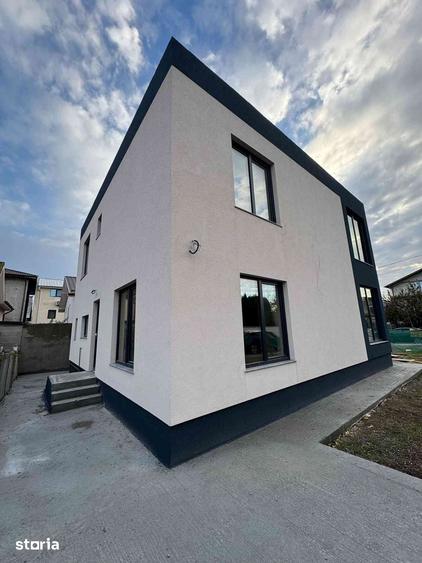 Casă cu 4 camere cu Teren 300 Mp în Eforie