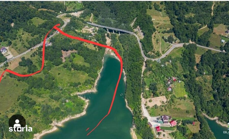 Teren de 73000 mp, în Siriu