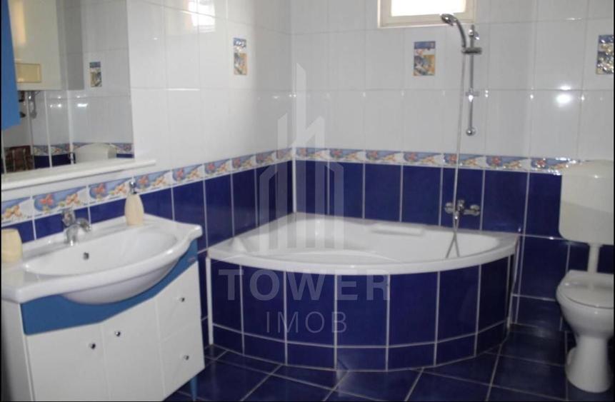 Casă individuală cu 7 camere cu Canalizare în Ștrand
