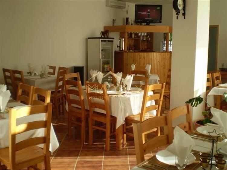 Casă cu 14 camere cu Canalizare în Moieciu de Jos