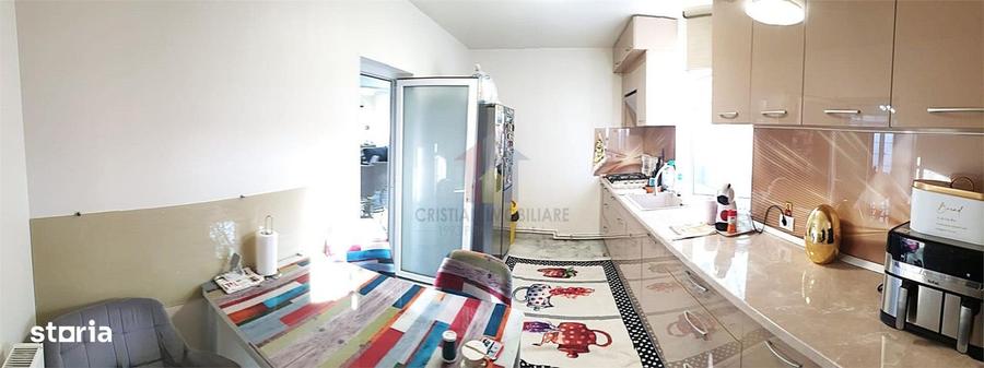 Casă cu 6 camere decomandat cu Teren 280 Mp în Chercea