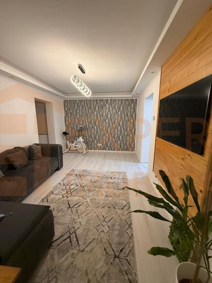 Apartament cu 2 camere semidecomandat, mobilat în Tomis I