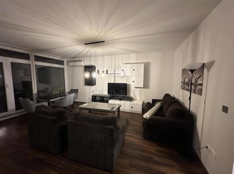 Apartament cu 2 camere decomandat, mobilat în Soarelui