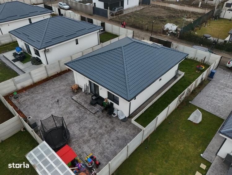 Casă cu 3 camere cu Piscina în Vârteju