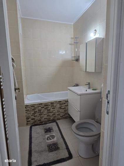 Apartament cu 4 camere semidecomandat în Central