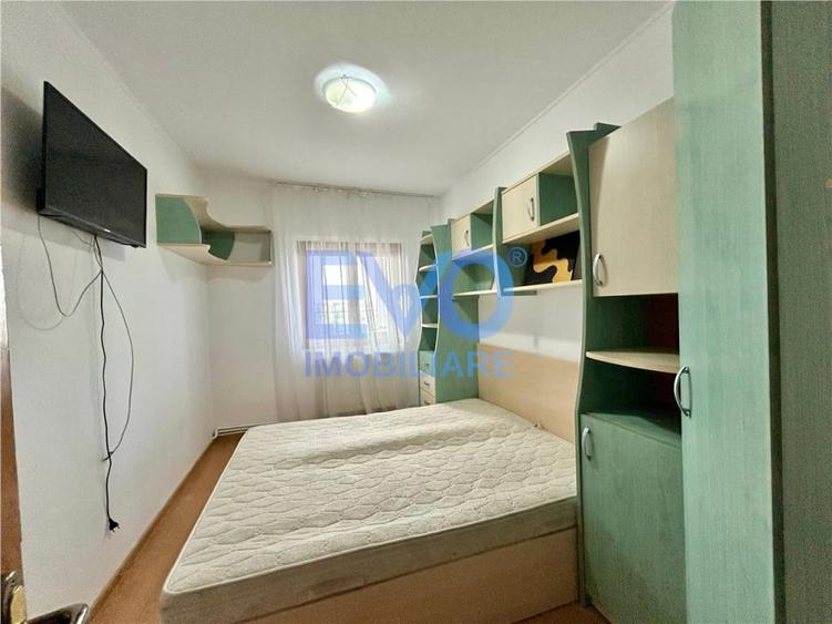 Apartament cu 3 camere decomandat în Nicolina